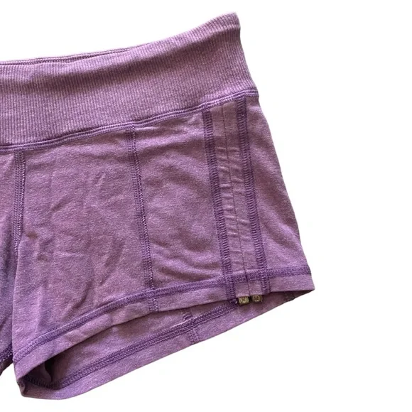 Lululemon Hot Hot Shorts-Purple—Size 4 - Picture 3 of 4